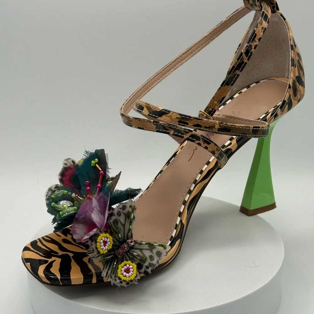 Betsey Johnson Everly Strappy Butterfly 🦋 Embellishment Heels Sandals 8 - Picture 2 of 11